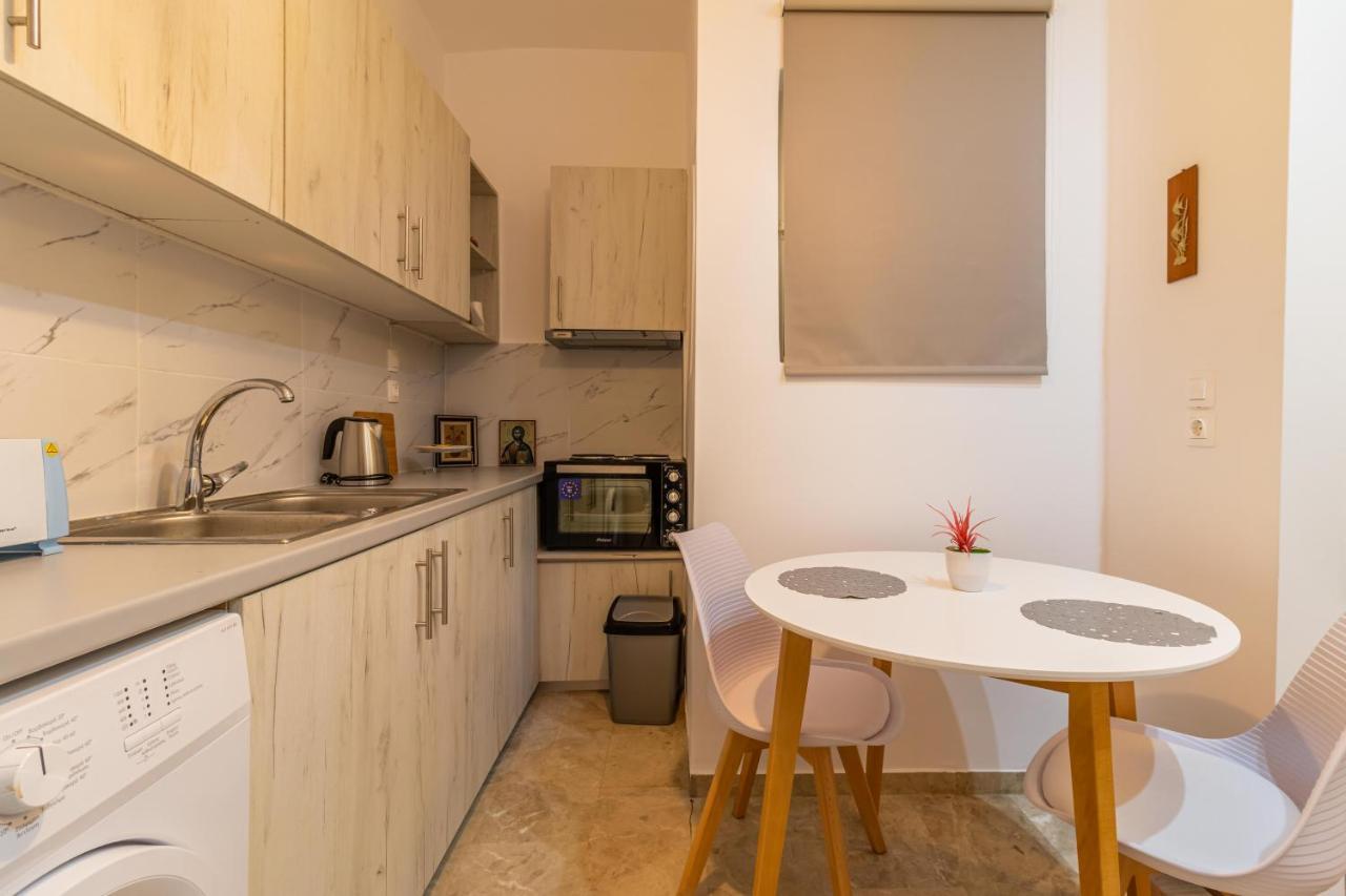 Korinthos Downtown Apartment Exterior photo